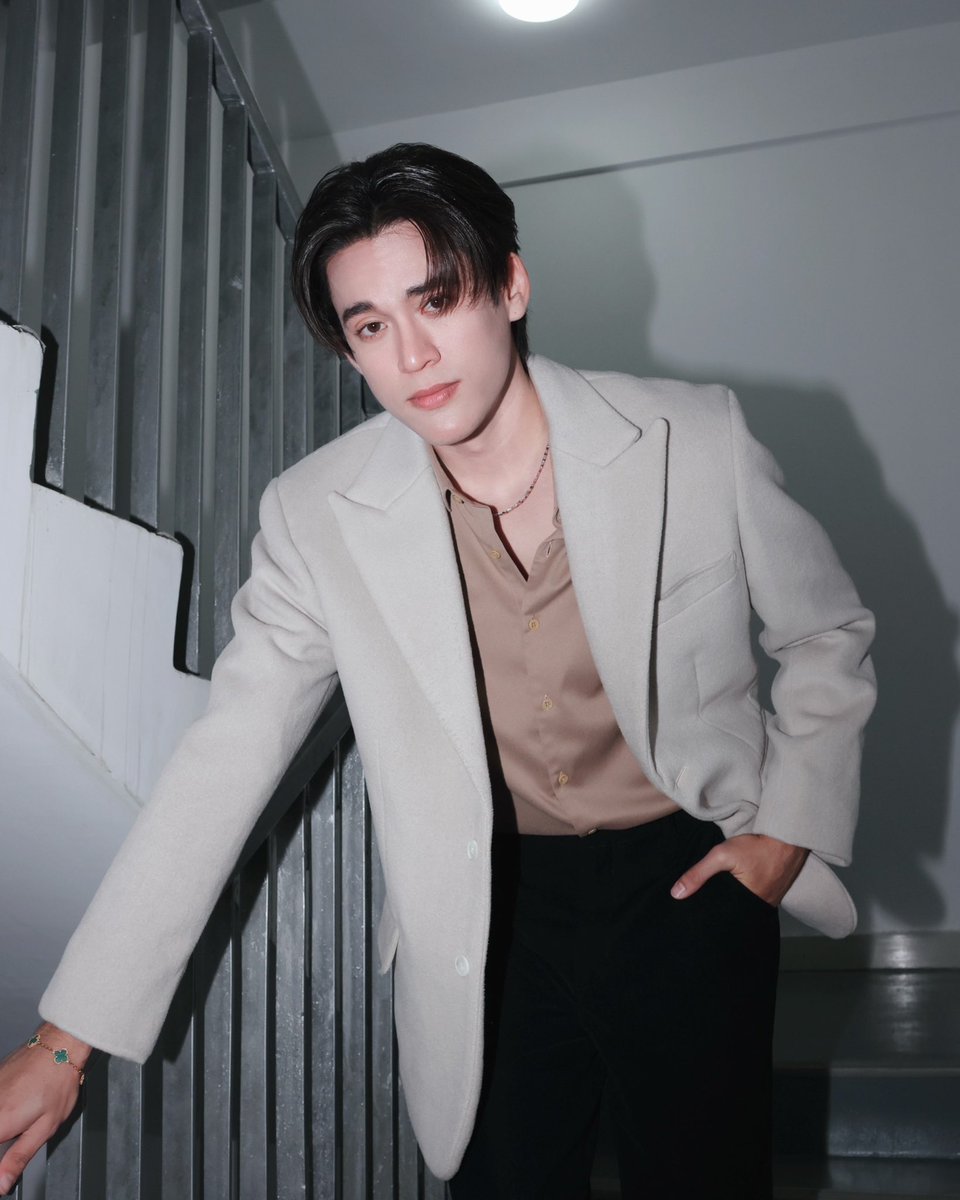 ตีนกากับปลาวาฬ =..= tweet media