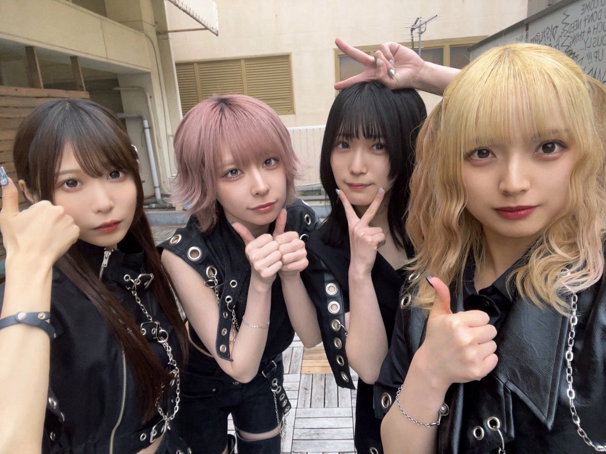 quubi_o's tweet photo. IDOーLIVE!!
ありがとうございました!🦊
次回のライブは #ニキプレ『シキサイ。』 at 渋谷近未来会館にてお待ちしております✨
#Quubi https://t.co/S47kesaULG