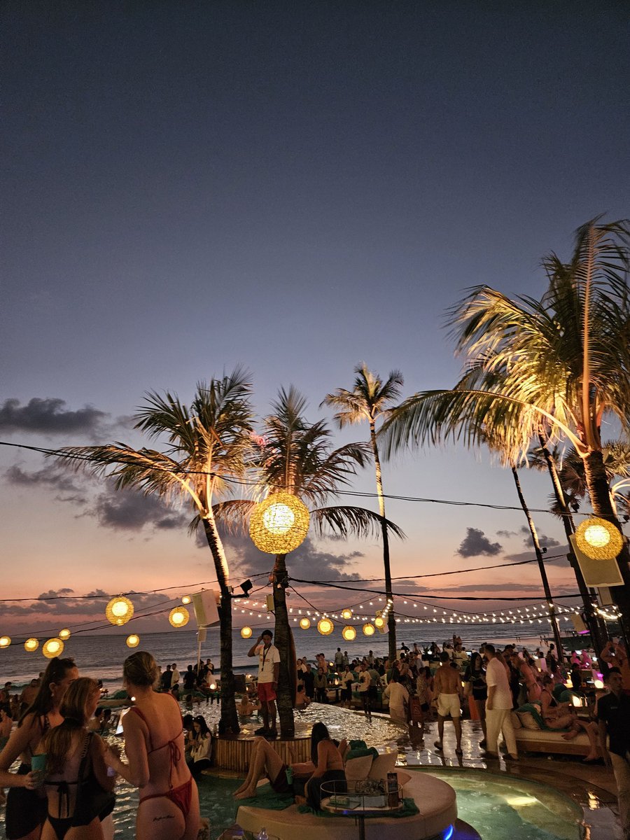 코쟁이 tweet media