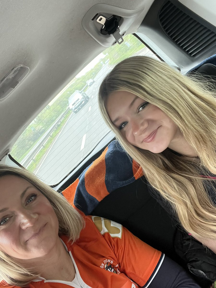Fabpink05's tweet photo. VERTU FINAL DAY! 
#COYH🟠 https://t.co/N21Kr2SEz9