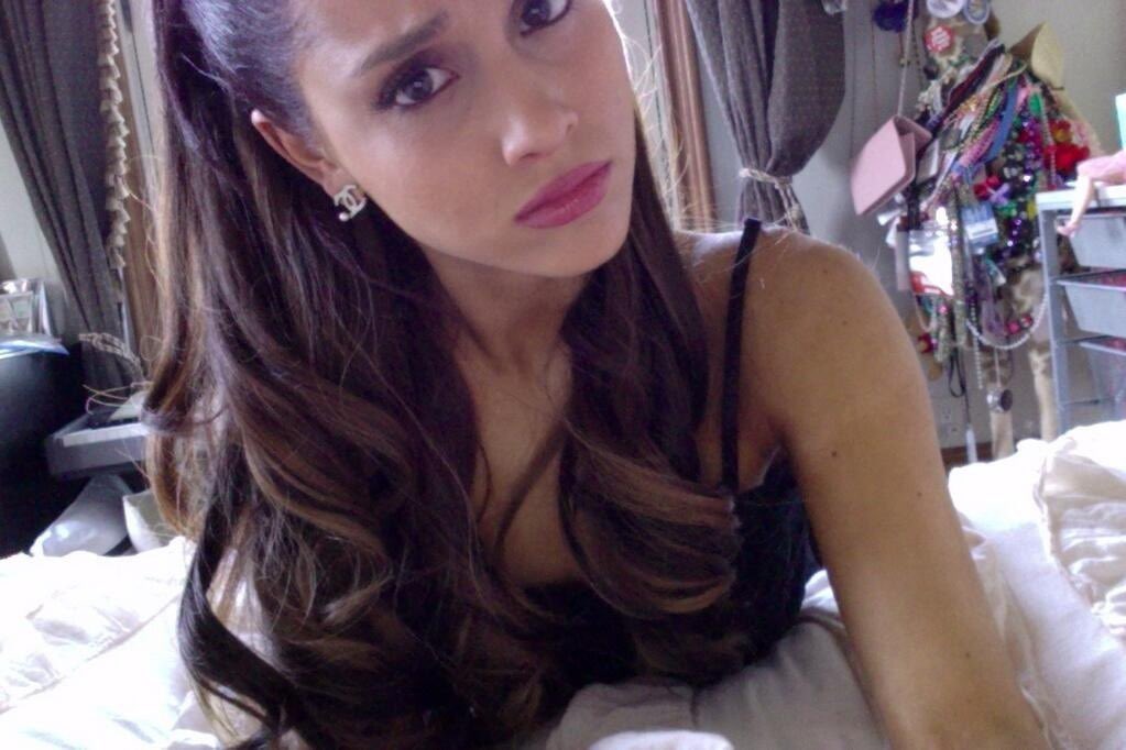 ariana archived tweet media