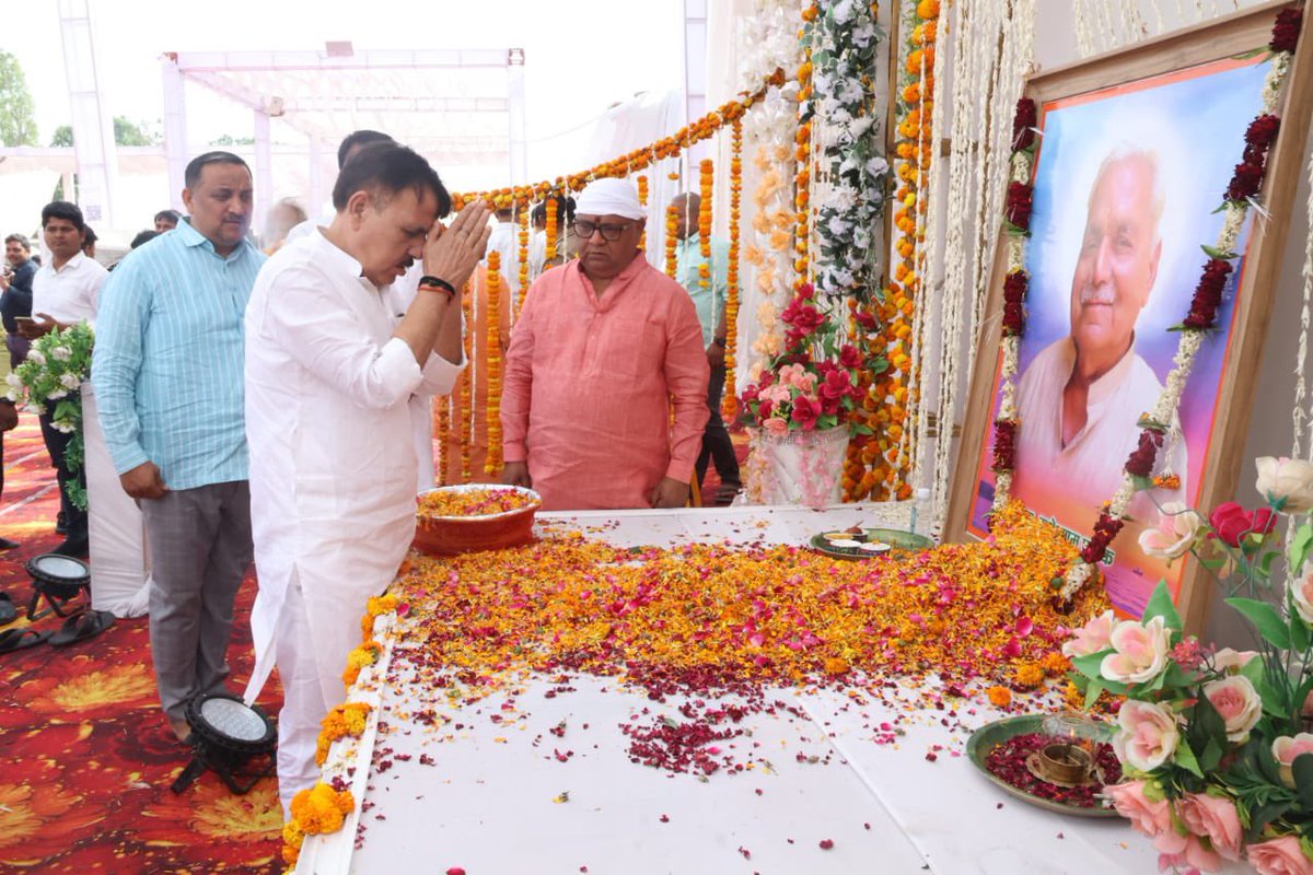 Vijay Bahadur Pathak tweet media