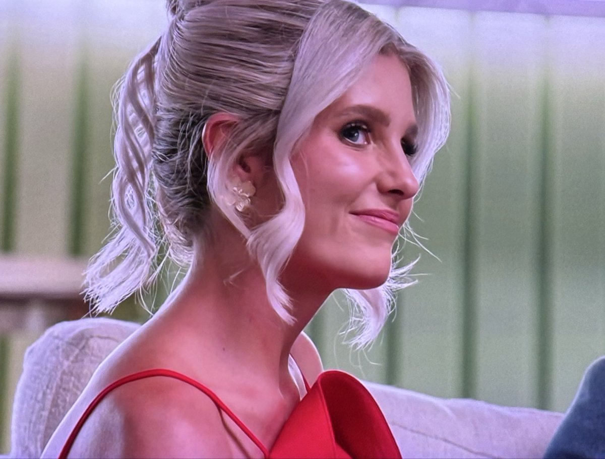 A David Fan Account tweet media