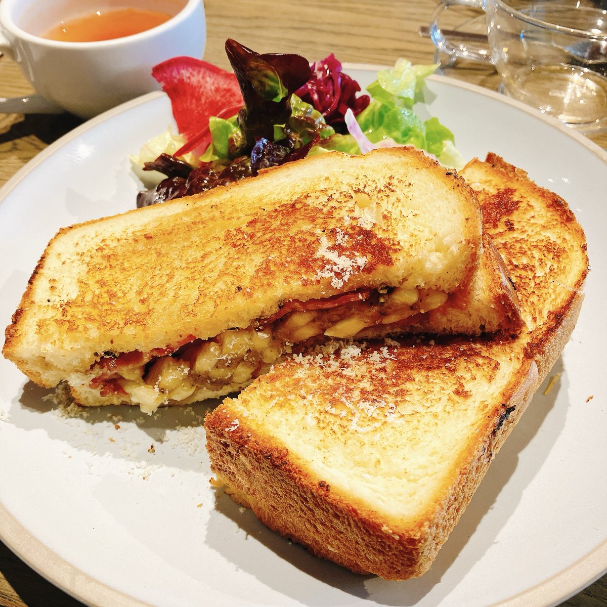 やこ🫍 tweet media