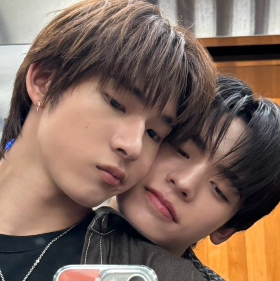 ivy ୨ৎ dwy tweet media