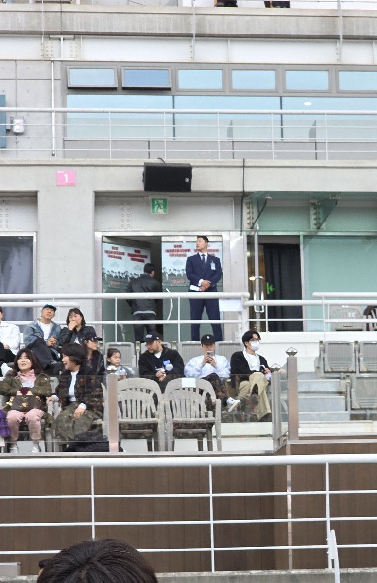 BTS Charts News tweet media