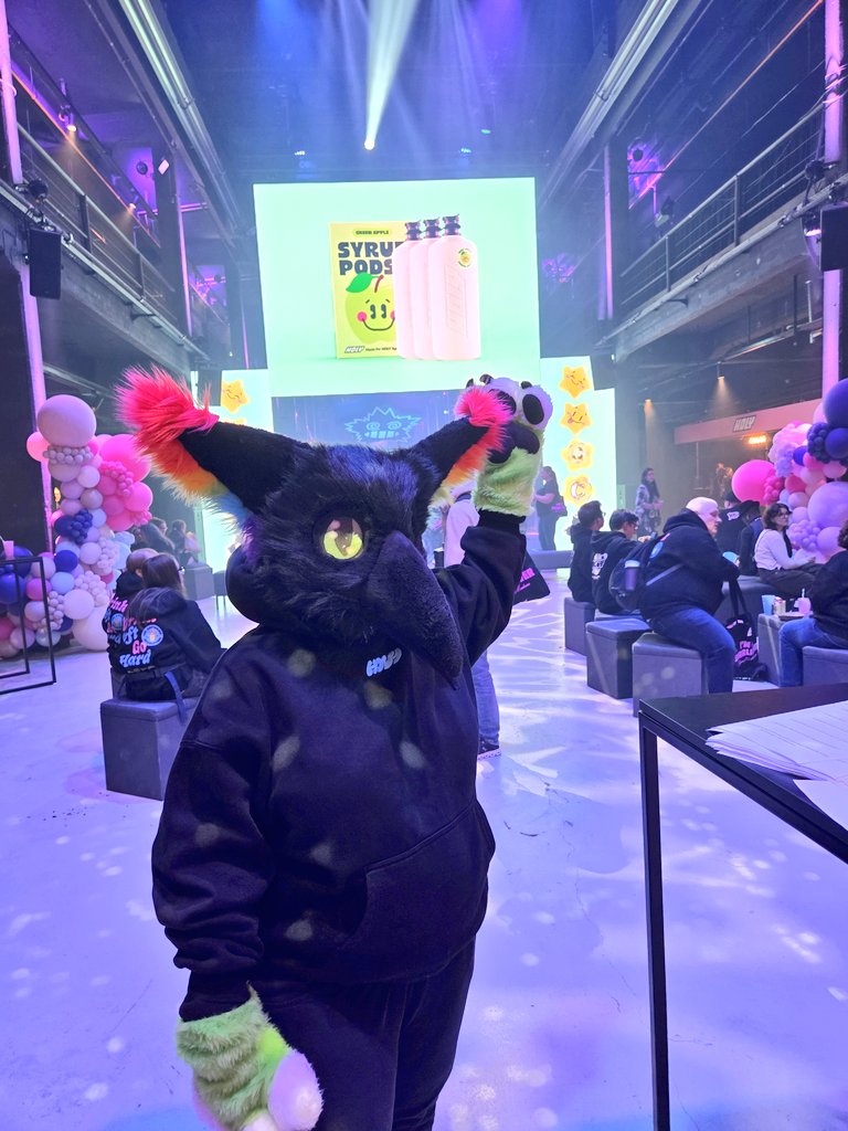 Mew Azun'el tweet media