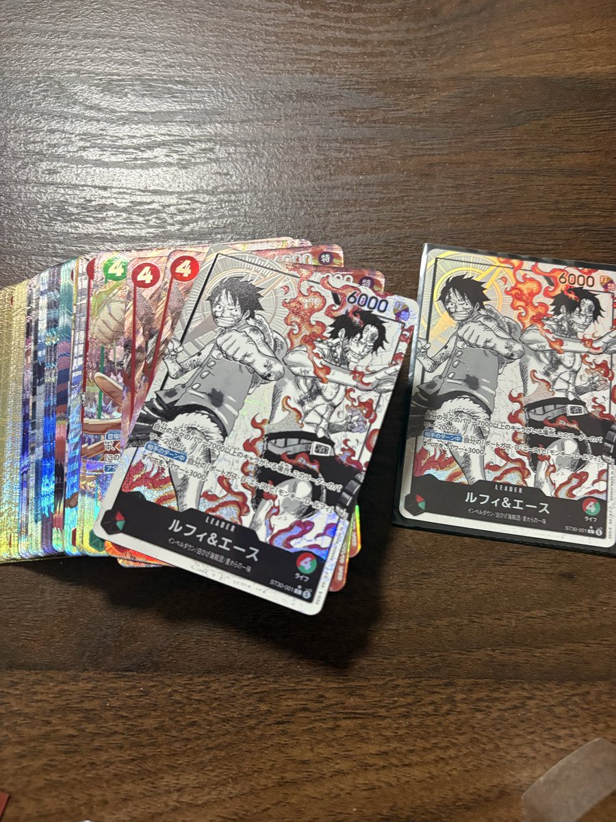 onepiece_card_'s tweet photo. ゴットパック神引き。まさかのリーパラ2枚入り https://t.co/pWge3nYeNf