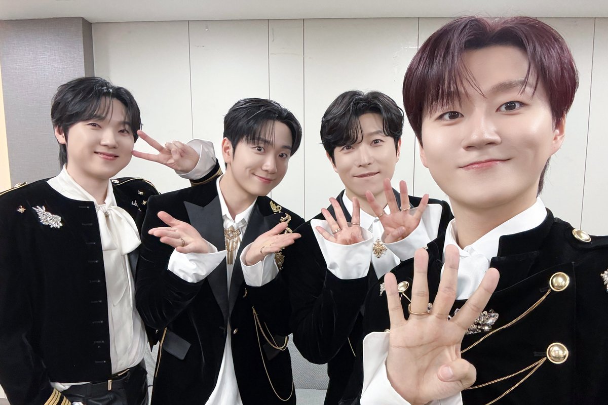 [📸]

260412 KBS1 열린음악회 종료!

포레 무대로 위로받은 숲별❤️
포레가 이번 주도 행복하길 기도해 드릴게요☺️

#포레스텔라 #Forestella