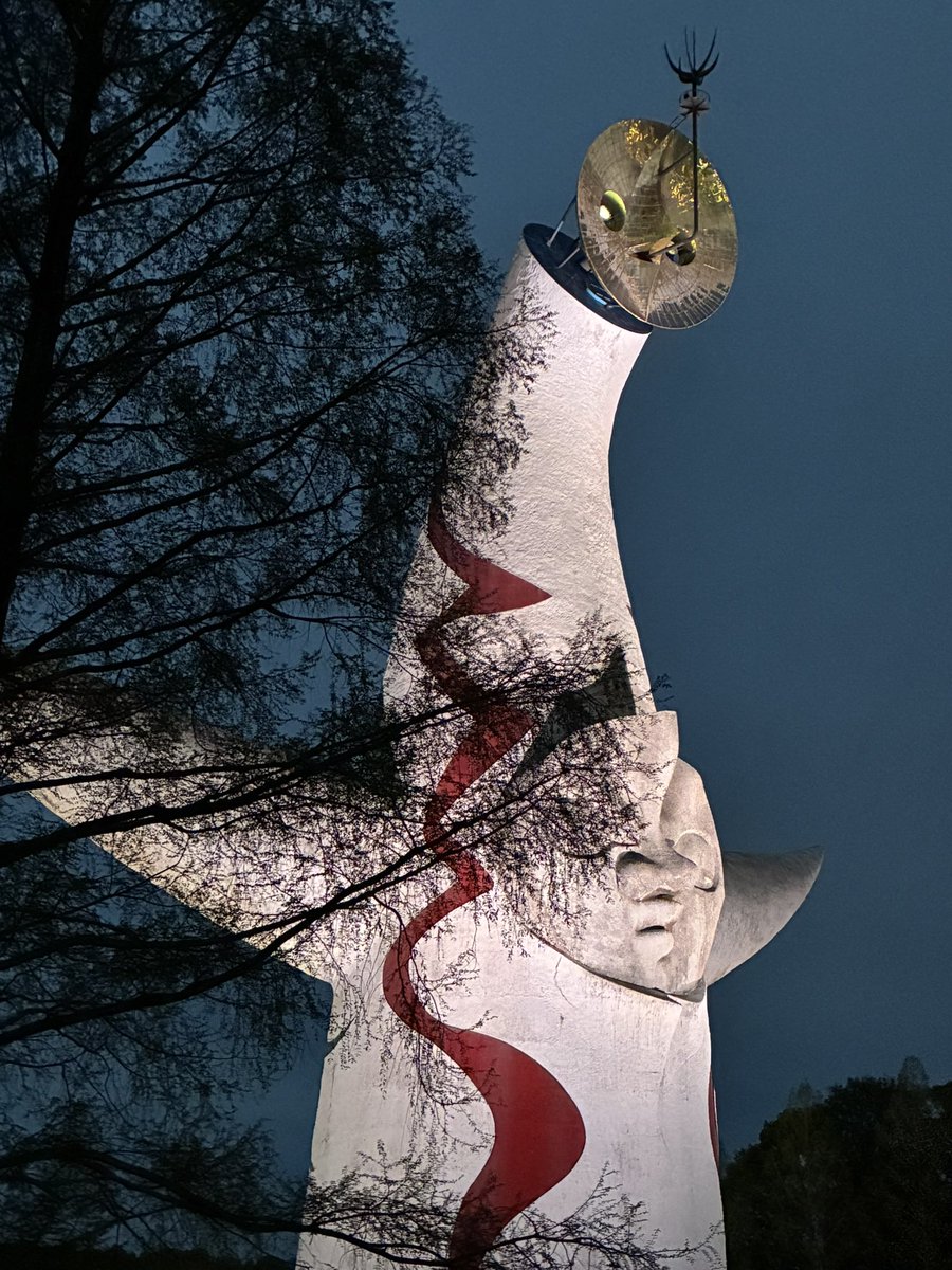 fxaxrx's tweet photo. 闇夜に浮かぶ生命の長
#大阪万博記念公園
#太陽の塔
#FutureFestival https://t.co/ZoqVxjn8oh