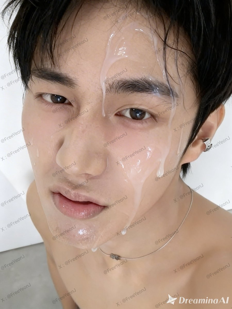 FreeYeonJ's tweet photo. Look at this naughty little face tempting you...🥵 https://t.co/4mB3RCr2Eg