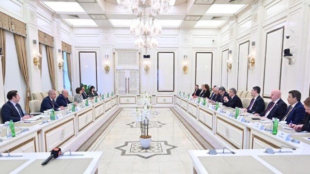Türkiye Azerbaycan ve Kuzey Kıbrıs Türk Cumhuriyeti Meclis dostluk grupları, Bakü'de bir araya geldi.

KKTC Meclis Başkanı Öztürkler, Azerbaycan'ın  gösterdiği dayanışma, kardeşlik ve destek için teşekkürlerini ifade etti. Ayrıca bir dostluk grubu kurulmasının önemini vurguladı.