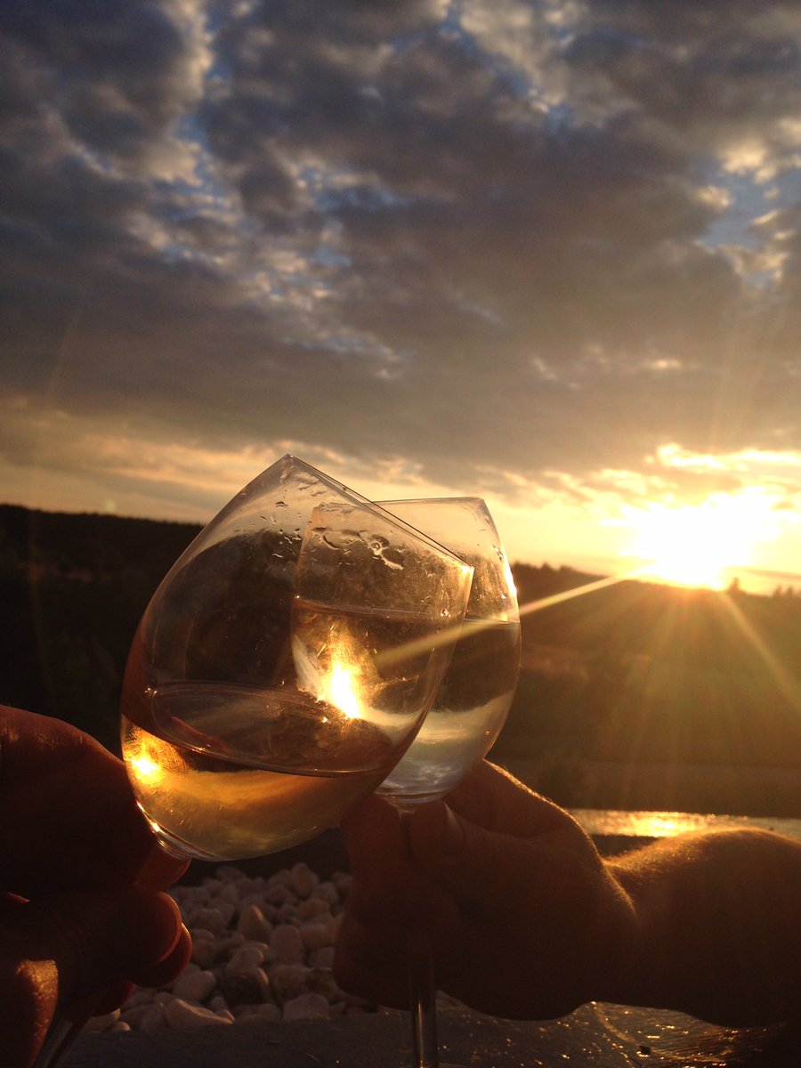 Ujkaluj.sui tweet media