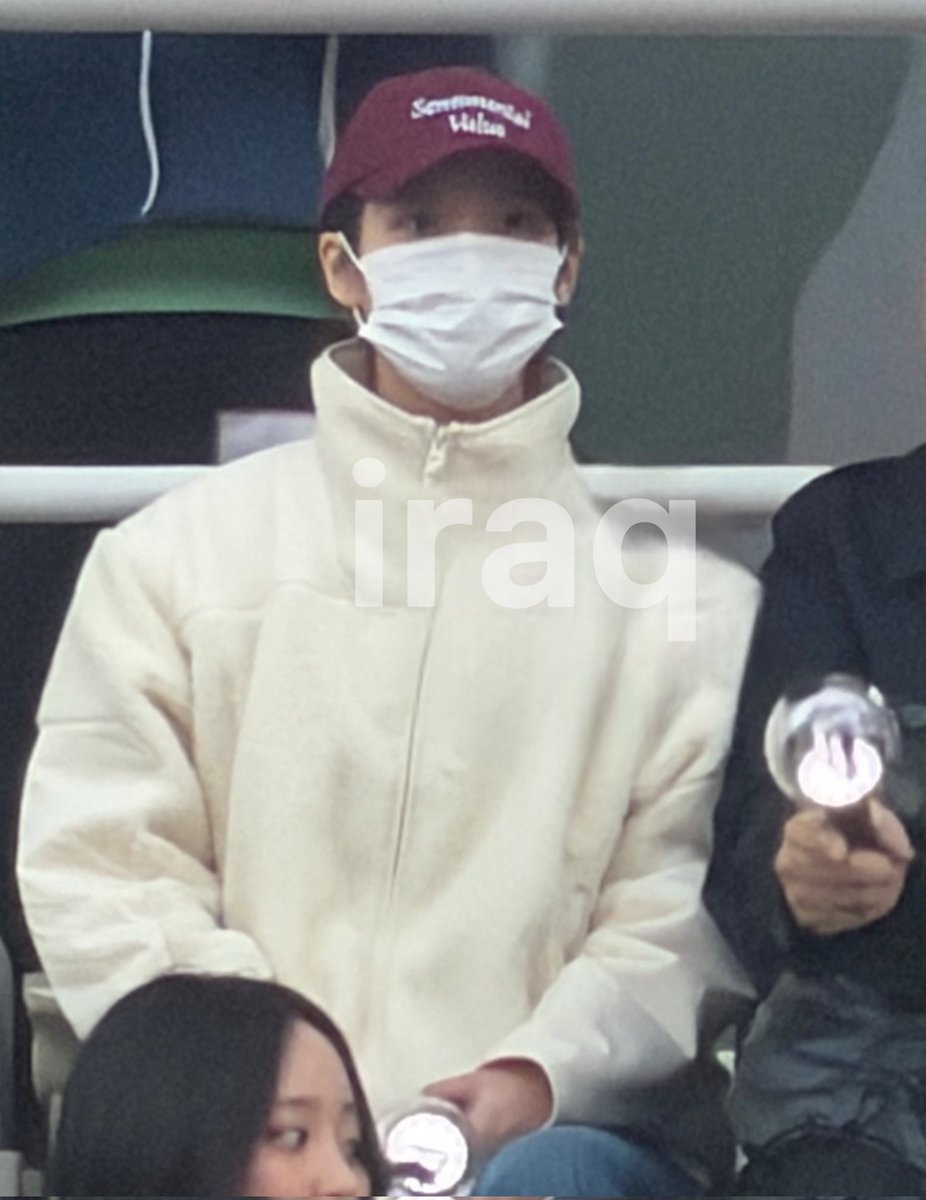 theo 🪭 tweet media