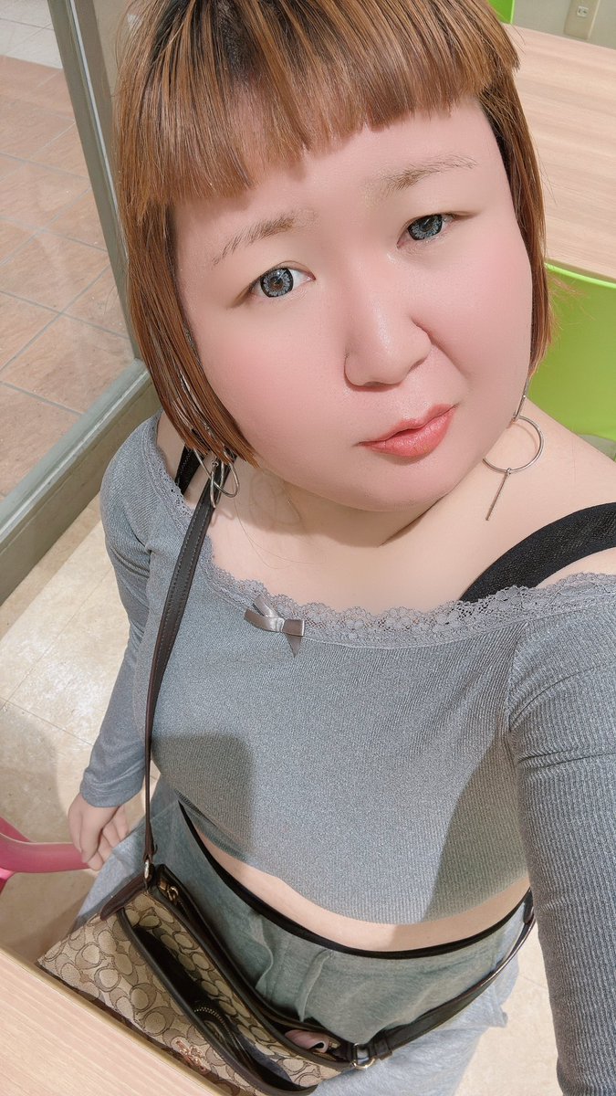 ribbonrion_ouo_'s tweet photo. なーにちゅうもんしよっかなー(๑• . •๑)？ https://t.co/eHdkm9mjtn