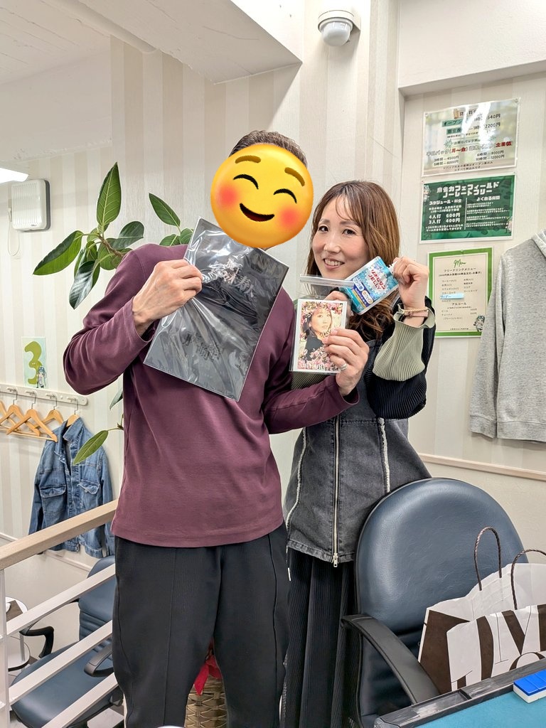 takashi19930823's tweet photo. 4/12(日)バチバチ会(Mﾘｰｸﾞﾙｰﾙ)🀄
ゲスト：堀 亜実T✨

1回戦：1＋66.2ツイた
2回戦：1＋55.1ツイた
3回戦：2＋1.3萬子の河に五で跳満放銃😱
4回戦：3△21.0オーラス聴牌せず2→3
5回戦：1＋72.7国士和了3→1🍀
6回戦：3△20.0同卓✨よく喋った笑
計＋154.3で優勝🙌

個人2大会連続の役満&amp;優勝🫣 https://t.co/E7lNXaJSgH