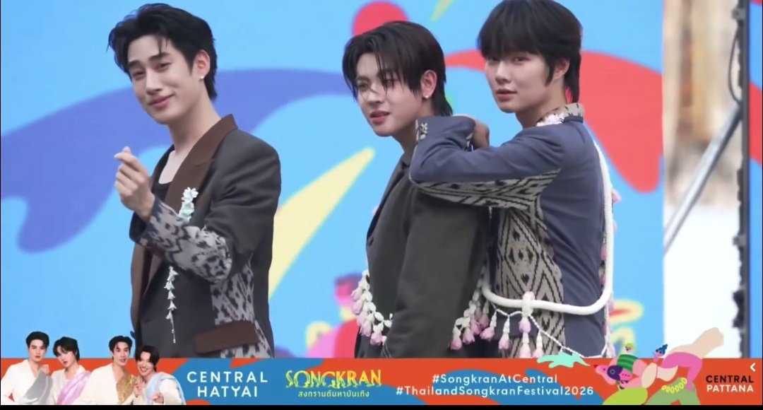 เข่อเซี่ยวมะ🍒 เลี้ยวซ้ายเท่านั้น!! tweet media