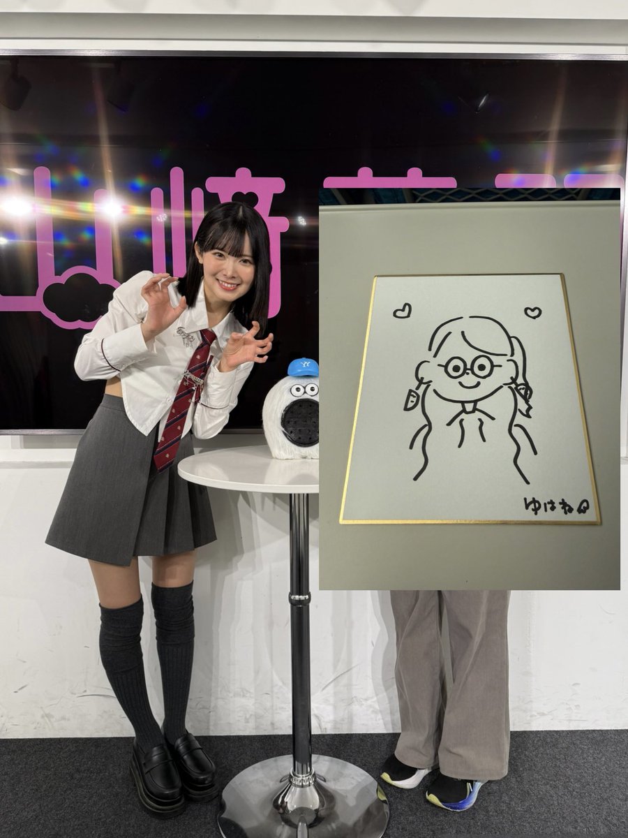 Nackit_'s tweet photo. 豊洲以来会えてなかった夢羽ちゃんのリリイベへ❤️！
長めボブが可愛すぎて天使😭🫶
久々に生で聞くゆはの歌声はパワーアップして本当に最強でミニライブ堪能した🤩✨✨
2ショだけでもテンパってたのにまさかの似顔���も引いてしまい、、可愛く描いてくれてありがとう家宝にします😭

#山﨑夢羽 https://t.co/KJ3ErrIkWa