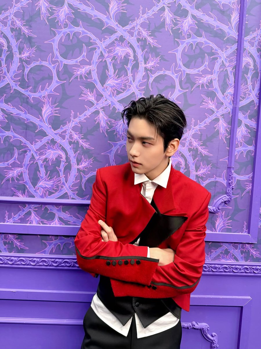 soobijnchoi's tweet photo. Besok senin, tapi guenya tetep ganteng begini. https://t.co/6vyfPRGR8Q