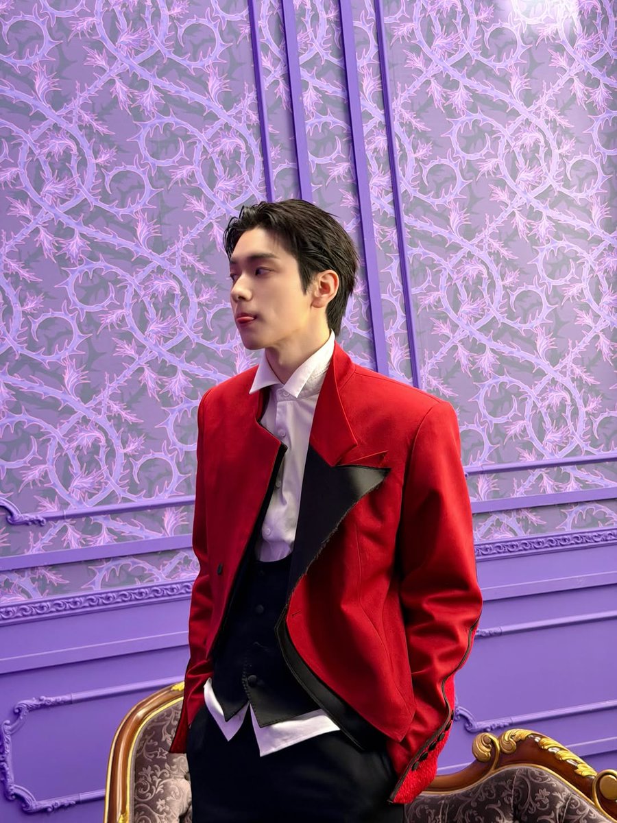 soobijnchoi's tweet photo. Besok senin, tapi guenya tetep ganteng begini. https://t.co/6vyfPRGR8Q