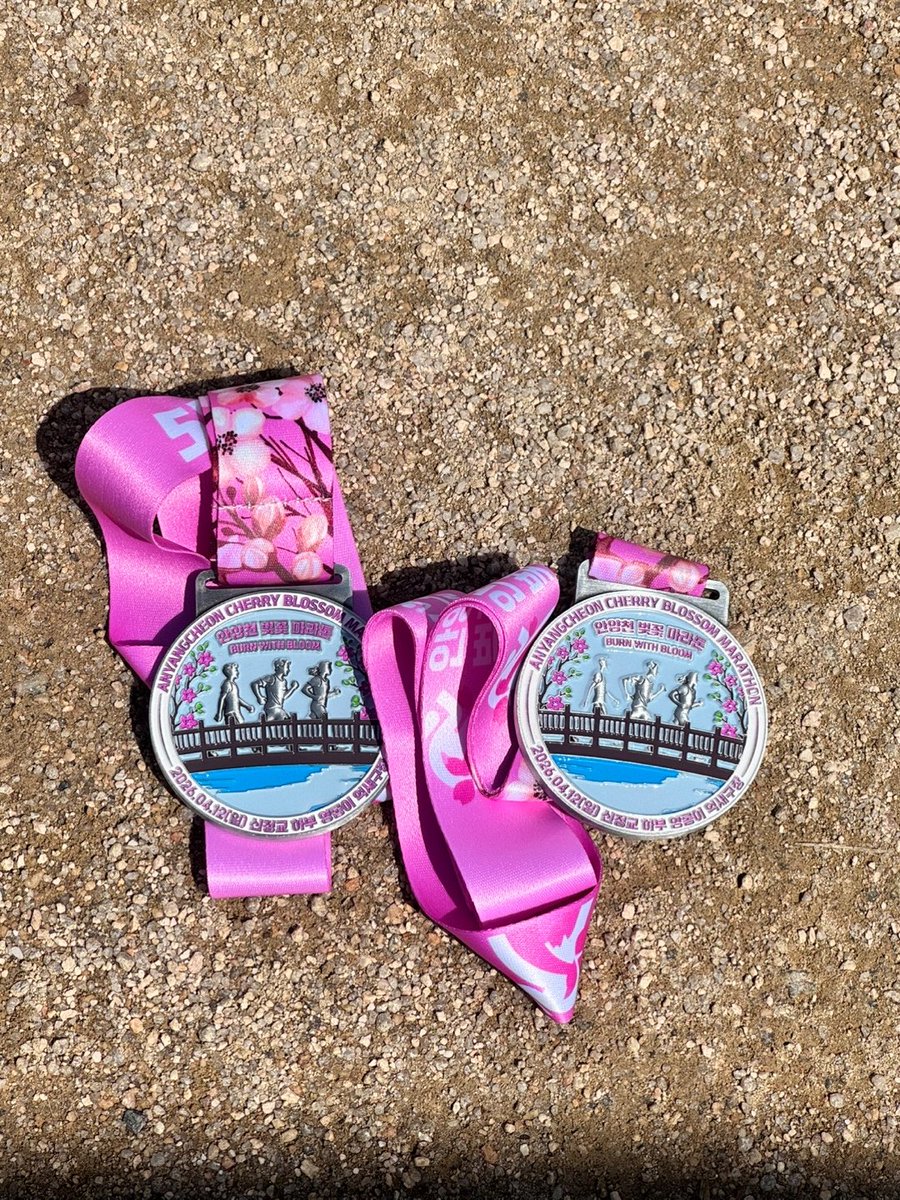 로빈(=โรบิน) tweet media