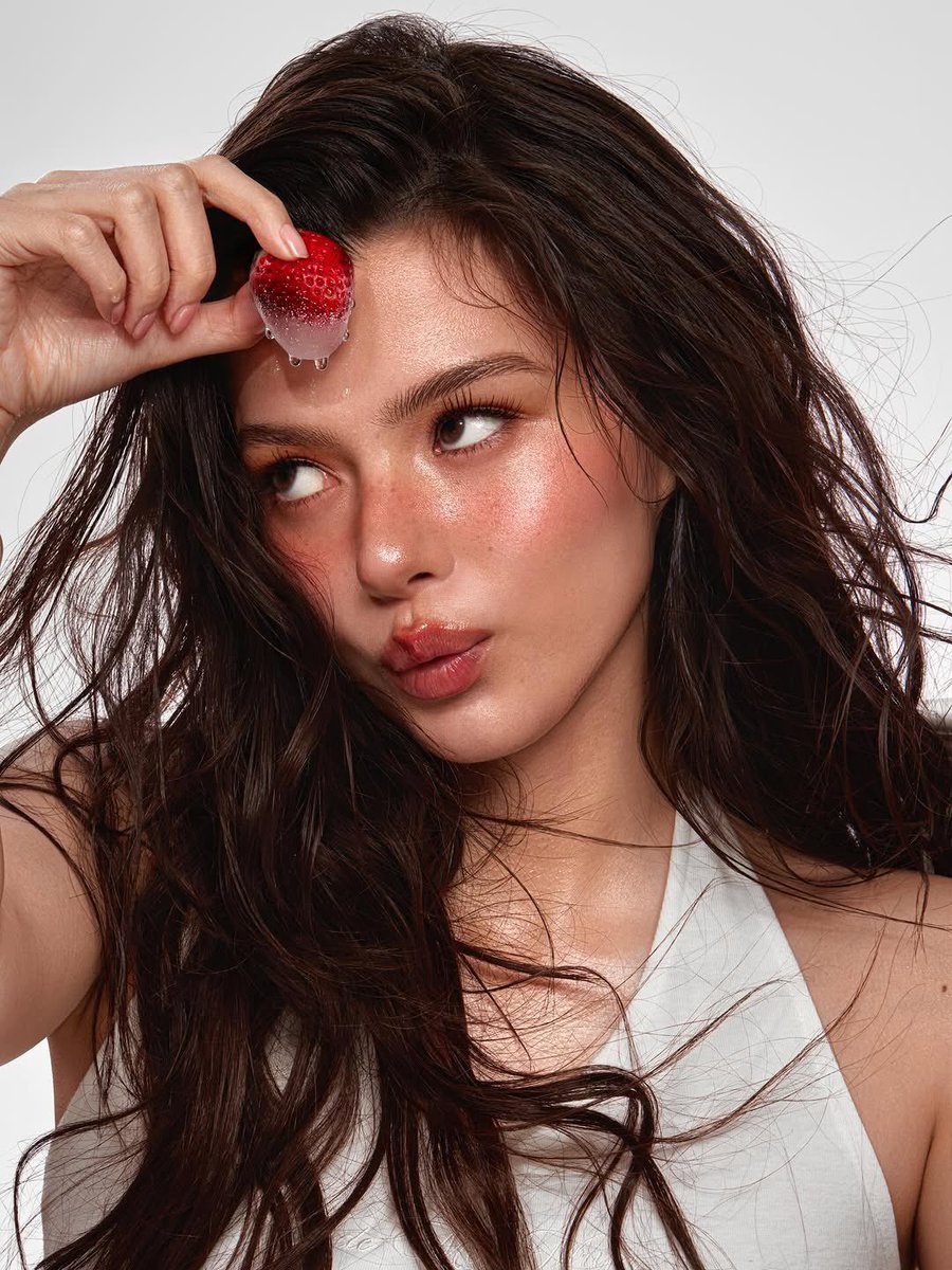 beckyfanclub05's tweet image. 📸 💜 : 𝗯𝗲𝗰𝗰𝗰𝗮

Strawberry kisses☀️🍓

#beckysangels #BeckyArmstrong 
#BeckyEntertainment