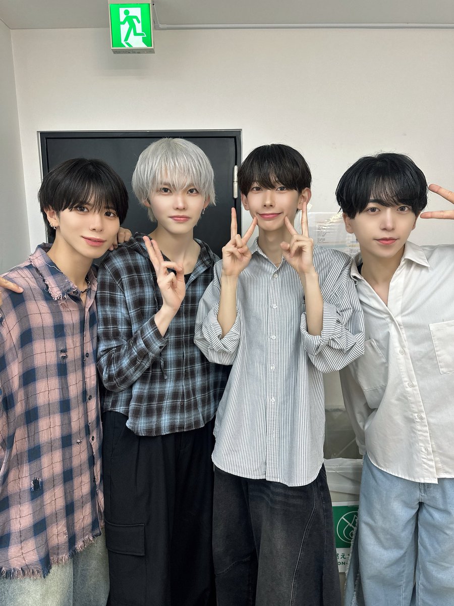 昨日の気温春すぎたじゃん？

4人もシャツきててさらに春感じた🌸