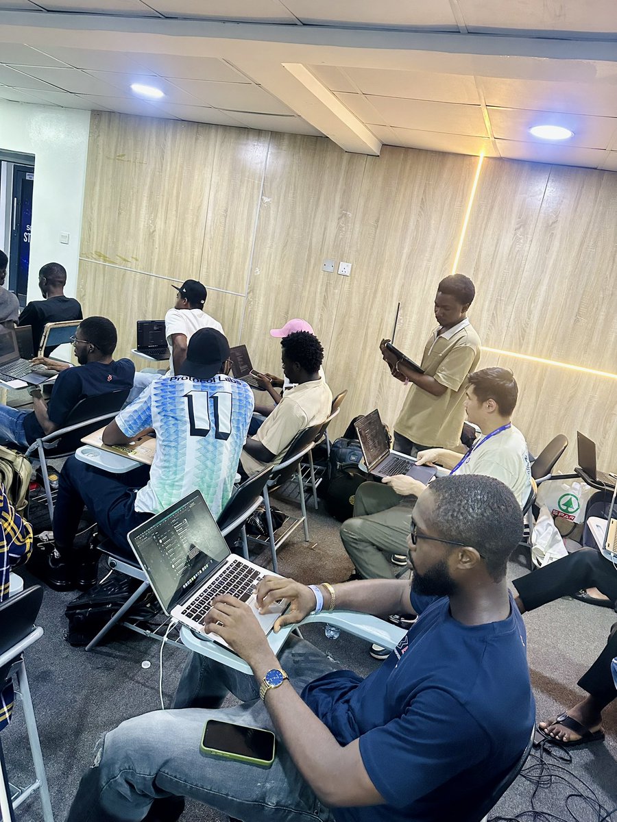 Code.With.Ojukwu tweet media