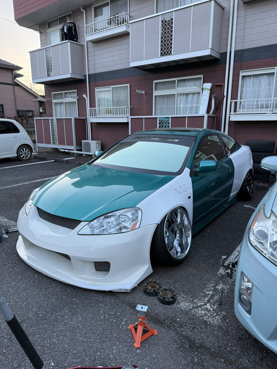 とみそー tweet media