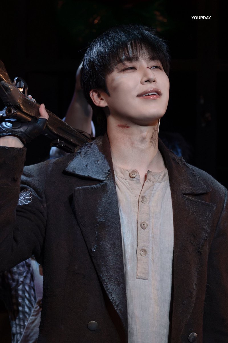 데이 tweet media