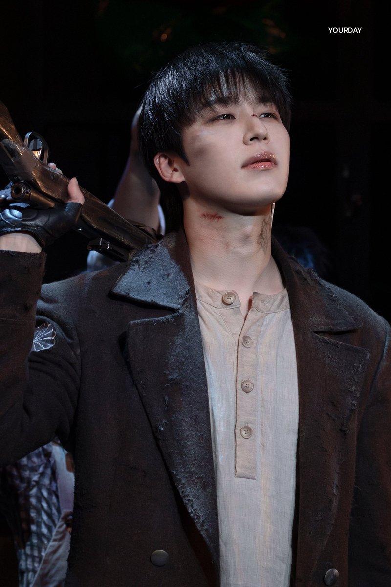 데이 tweet media