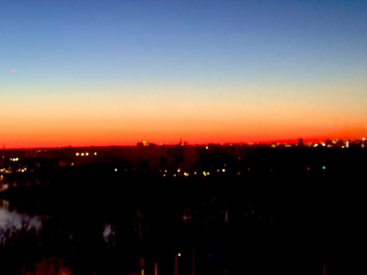 peterpayackpoet's tweet image. #Sunday #fiery #red #sky at #sunrise #Daybreak over #Fresh_Pond #Cambridge #Boston #skyline 
 @ericfisher
 @Pamelanbcboston 
 @ShiriSpear 
 @Met_CindyFitz 
 @laabs
 @weatherchannel 
 @NewEnglandInfo
 @sarahwroblewski #followingnecn @PeteNBCBoston 
@Pamelanbcboston
@growingwisdom