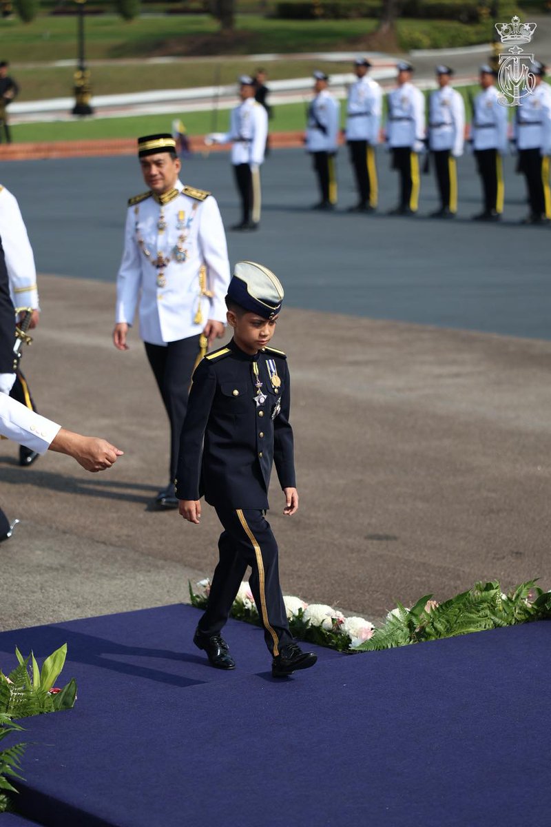rwthofficial's tweet image. 🇲🇾
#Malaysia’s Crown Prince Tunku Ismail Idris, as Regent of #Johor with Che’ Puan Khaleeda and the Royal Family presided over the religious prayers and Guard of Honour Parade marking The Sultan of Johor’s official birthday at the Palace Istana Besar #JohorBahru.

📸 HRH Crown