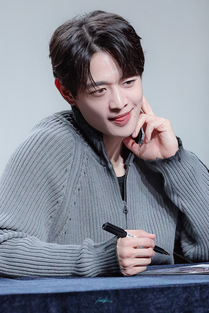 틸샤 𝑆𝑡𝑖𝑙𝑙 𝑆𝐻𝐼𝑁𝑒𝑒-𝑖𝑛𝑔 tweet media