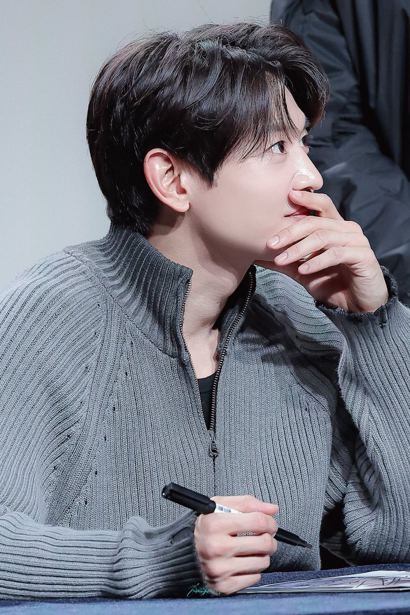 틸샤 𝑆𝑡𝑖𝑙𝑙 𝑆𝐻𝐼𝑁𝑒𝑒-𝑖𝑛𝑔 tweet media