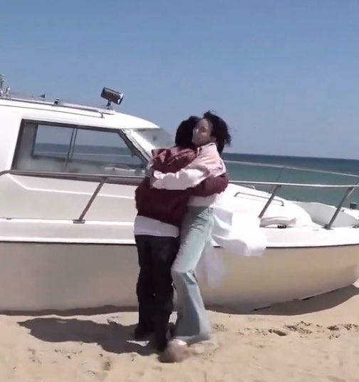 B ^__^♡ tweet media