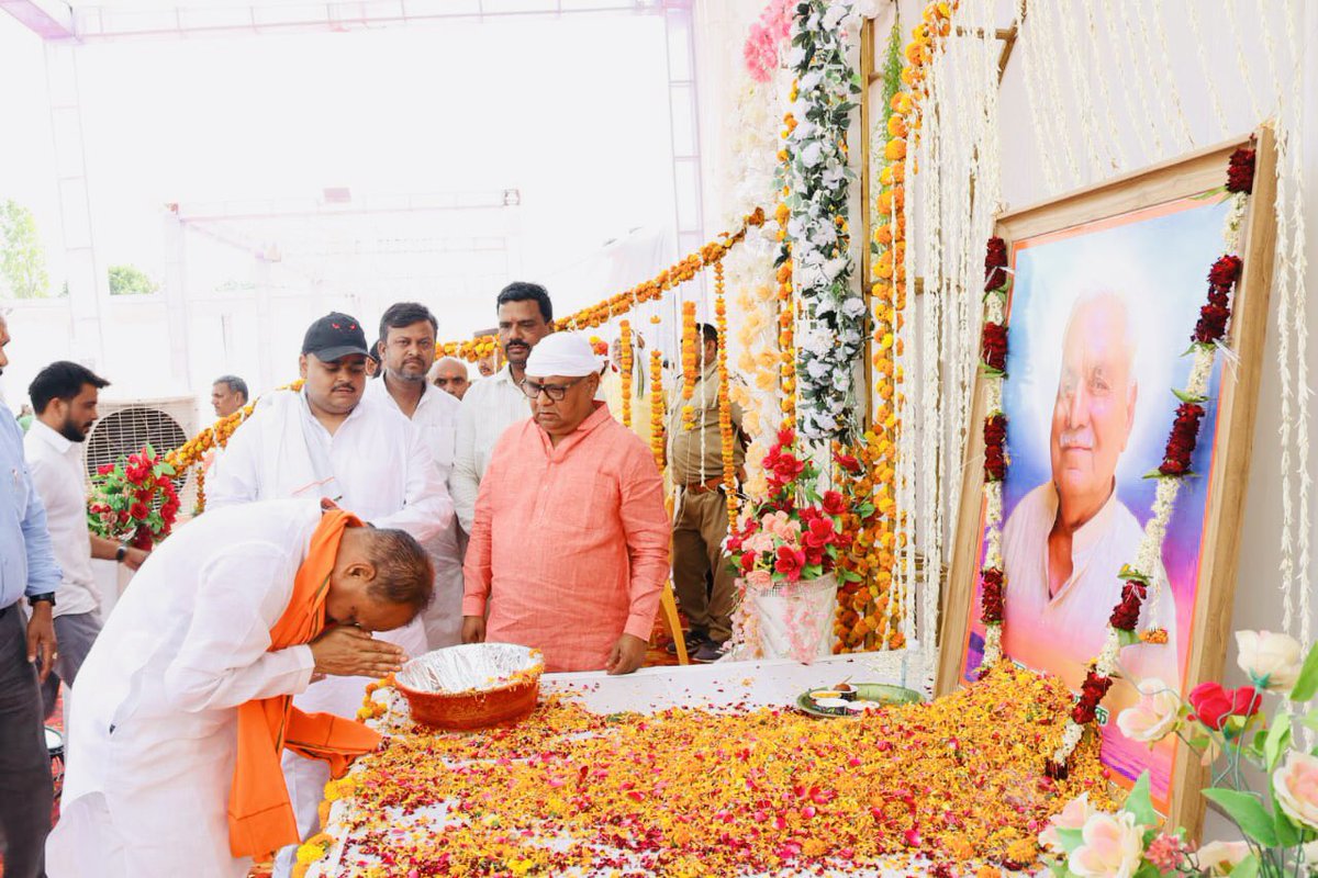 Vijay Bahadur Pathak tweet media