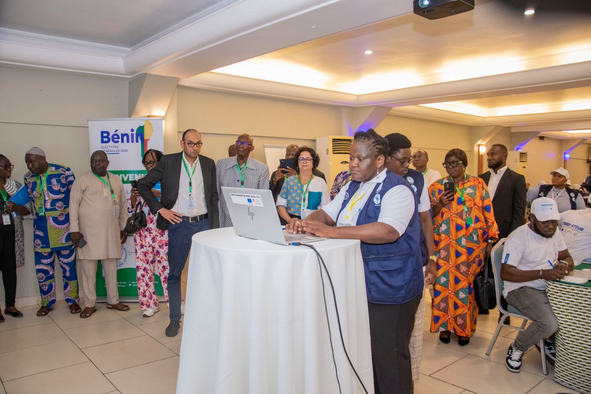 Vote_229's tweet photo. Le Pdt de la #HAAC, @EdouardLoko24 à la tête d'une forte délégation composée des Présidents des réseaux des instances Africaines de régulation de la Communication
#Vote229 #wasexo #Presidentielle2026 #PEOSC https://t.co/0xgcix4A4C