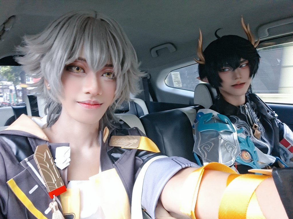 sumireve's tweet photo. #Dancae on the way to photoshoot cosplay yesterday! (⁠⁠´⁠ω⁠｀⁠⁠)
Dante : @Kiki_cosdump https://t.co/Dxwikv7Dml