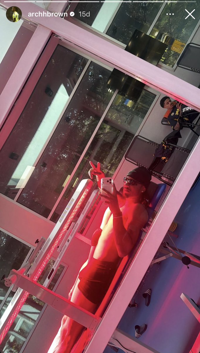 🚨 Archie Brown'un Instagram paylaşımı. Arkadaki Jayden Oosterwolde ...