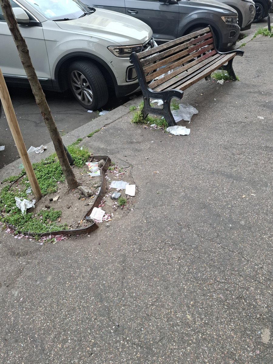 Alzatore di tergicristalli tweet media