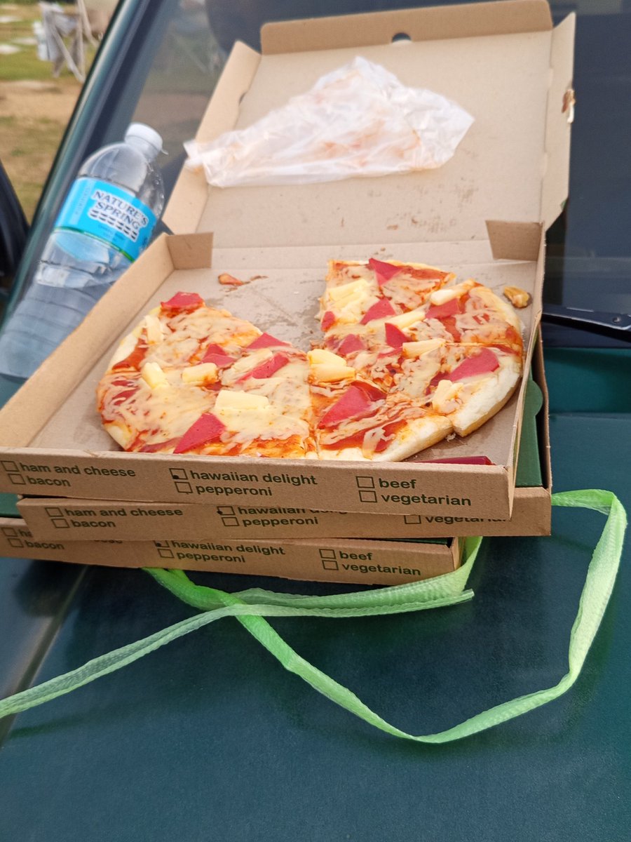 moonlitivyx's tweet photo. π: prize received `β¦ Λ Φ΄ΦΆ πβΉ
pizza treat received!! thank you so much @KuuFAMKPop for this, I get to share the pizza with my family! God bless you always, sir! π«Άπ»π₯°
#KuuFam https://t.co/iOTGqzfAPr
