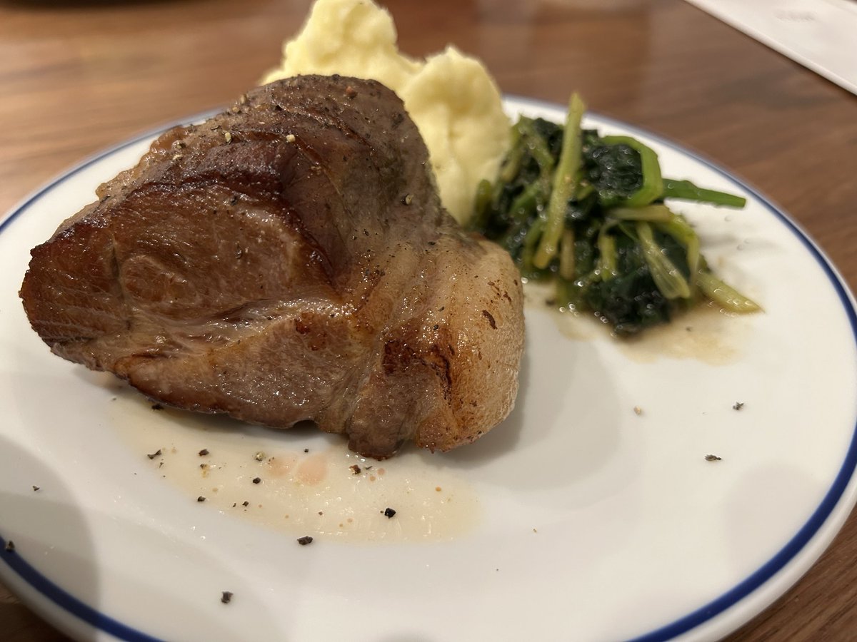 kanata3641's tweet photo. マロリーポークステーキ食べたすぎて自分で作った🥩 https://t.co/KfiN7eHBiO