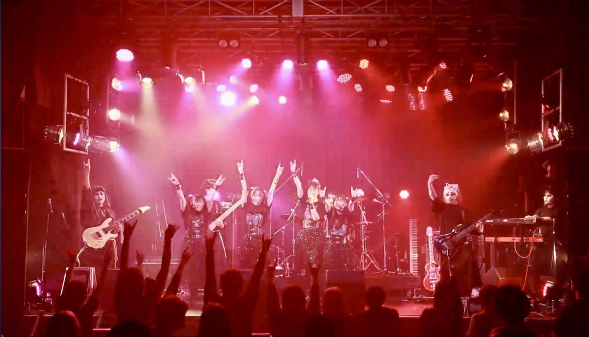 raveymetal's tweet photo. 昨日は早い時間にもかかわらず、沢山の方に観て頂きありがとうございました✨
セットリスト貼っておきます🦊

#RAVEYMETAL
#CROSSROCKS
#BEATSTATION
#BABYMETAL https://t.co/mTNhxxJVaS