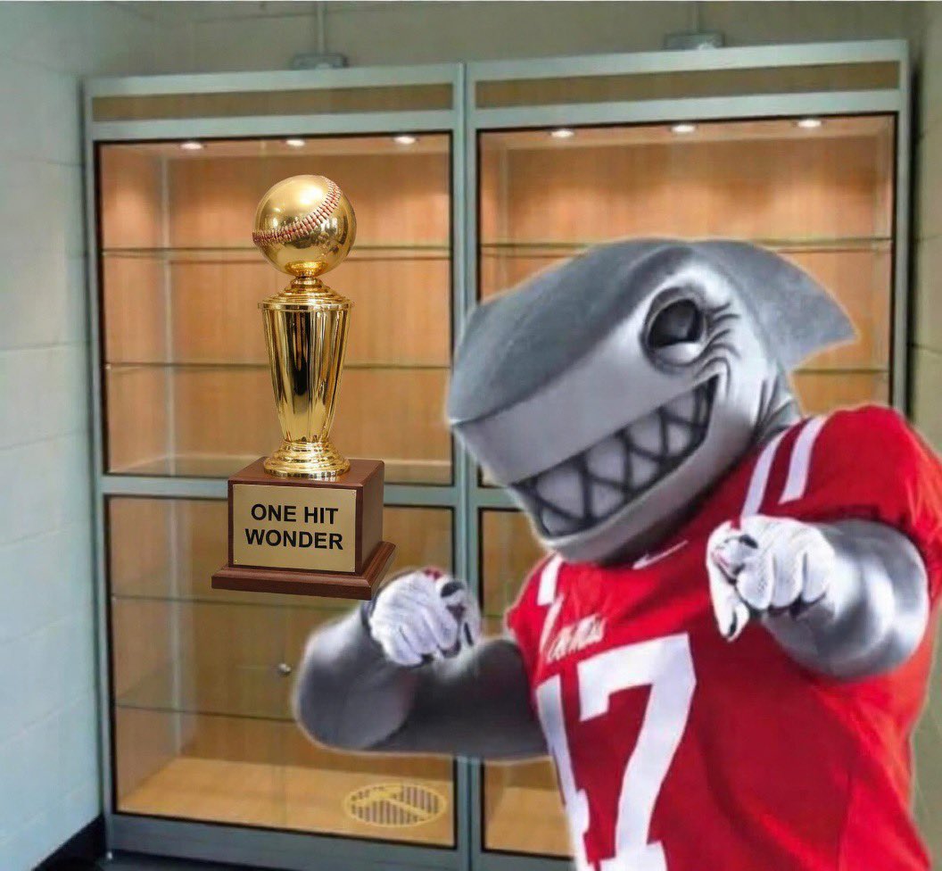 Bp3rdue's tweet photo. @igot5onit8181 @Lane_Kiffin #notdifferent https://t.co/T7B3I1Uefi