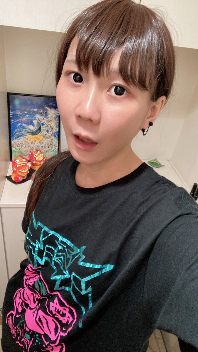 昨日はスタジオ☆ﾟ+.ﾟ
久々にちゃんとボード組まないとなぁと思いまちた(*´꒳`*)
本日はお世話になってぃるお店へ✨✨

髪を1度ガッツリ切ってやろうかと思ふのでつが、結局今回も伸びた分だけ切るのでしょう