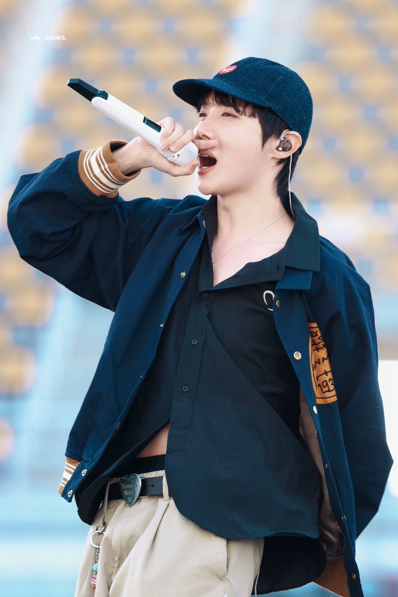 Adonis_Hoseok's tweet image. 260412 BTS WORLD TOUR ARIRANG SOUNDCHECK

#제이홉 #정호석 #JHOPE 
#BTS_ARIRANG
#BTS #방탄소년단 @BTS_twt