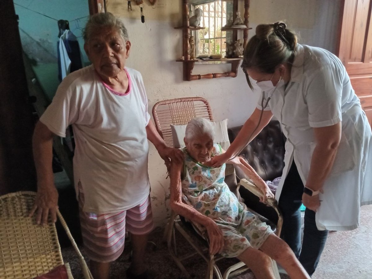Brigada Médica Cubana en Venezuela Centro de Diagnóstico Integral La Atlántida.Estado la Guaira
En el Consultorio Médico Popular Jacinto Plaza trabaja Dra. Sandra Díaz quien es querida y respetada por la comunidad
#BarrioAdentro23Años
#CubaPorLaVida <a href="/MINSAPCuba/">Ministerio de Salud Pública de Cuba</a> <a href="/cubacooperaven/">Brigada Médica Cubana en Venezuela</a>
