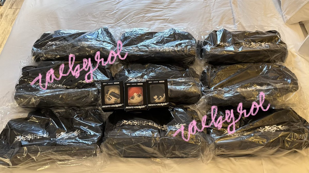 rol 𝜗𝜚 tweet media