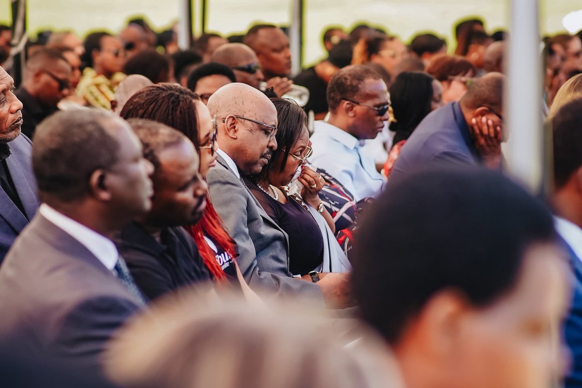 kigalitoday's tweet photo. #Kwibuka32: Mu Mujyi wa Perth, muri Leta ya Australia y'Iburengerazuba, Abanyarwanda n’inshuti z’u Rwanda bateraniye mu busitani bwa Stirling Civic Gardens mu gikorwa cyo Kwibuka ku nshuro ya 32 Jenoside yakorewe Abatutsi mu 1994.

Abatanze ibiganiro bagarutse ku bwicanyi ndengakamere bwakorewe Abatutsi mu 1994, urugendo rwo kongera kubaka Igihugu nyuma ya Jenoside, ndetse banashimangira umuhigo wo guharanira ko bitazongera kubaho ukundi.